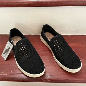 NWT Sonoma Vitalize by Ortholite Slip On Sneakers Black size 7.5